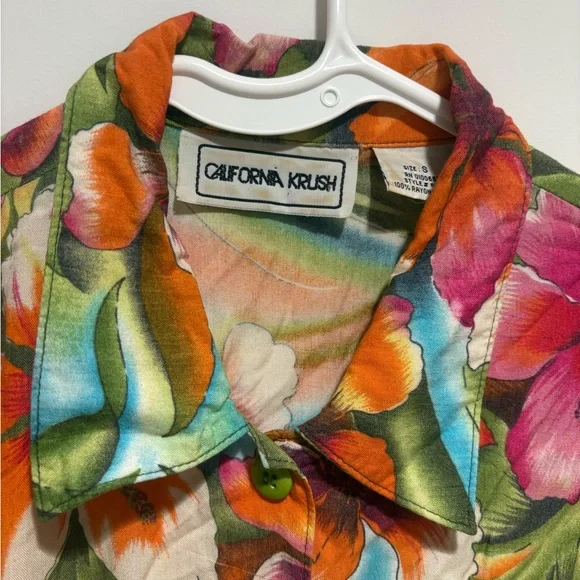 Vintage Tropical Floral Button-Up Sleeveless Top - Green, Orange, Pink - Picture 2 of 3